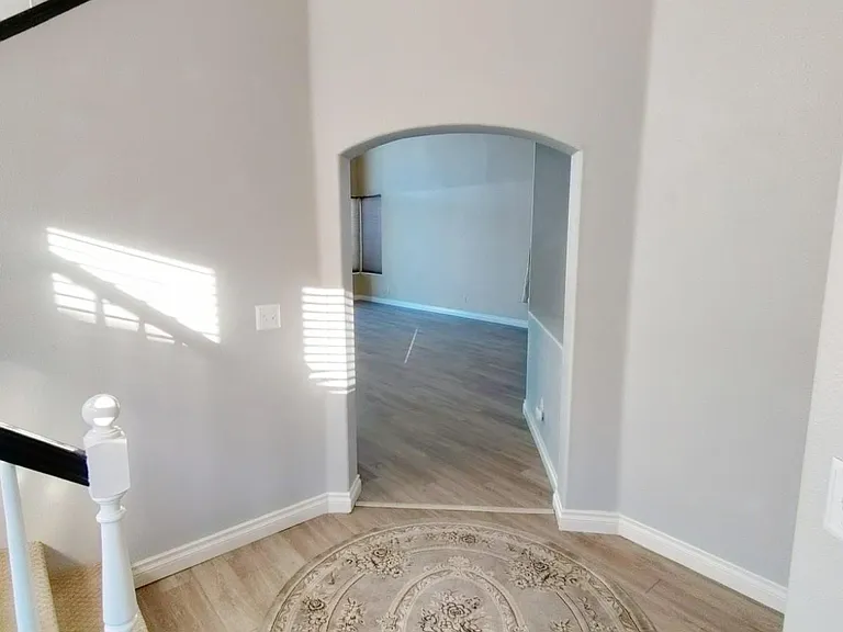 28414 Champions Dr — Photo 12