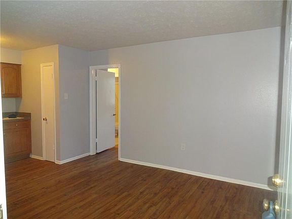 4th image of 120 Houma Blvd APT 8