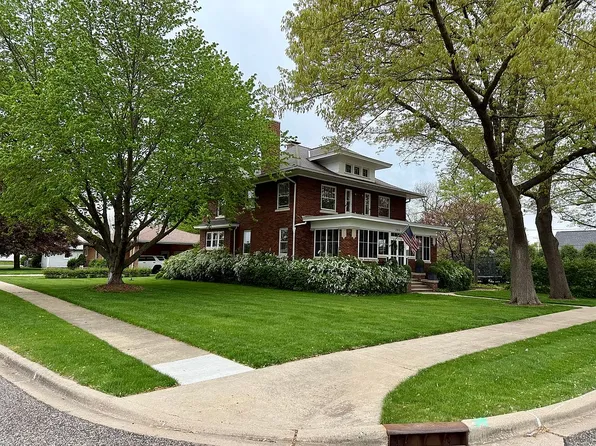 202 S 4th Ave, Morton, IL 61550