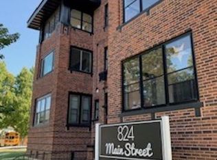 824 Main St APT 2C, Cedar Falls, IA 50613