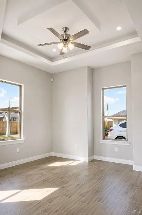 2 bed, 2.0 bath, 984 sqft, $1,000 — Photo 3