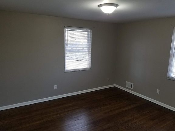 5th image of 2592 La Rosa Dr