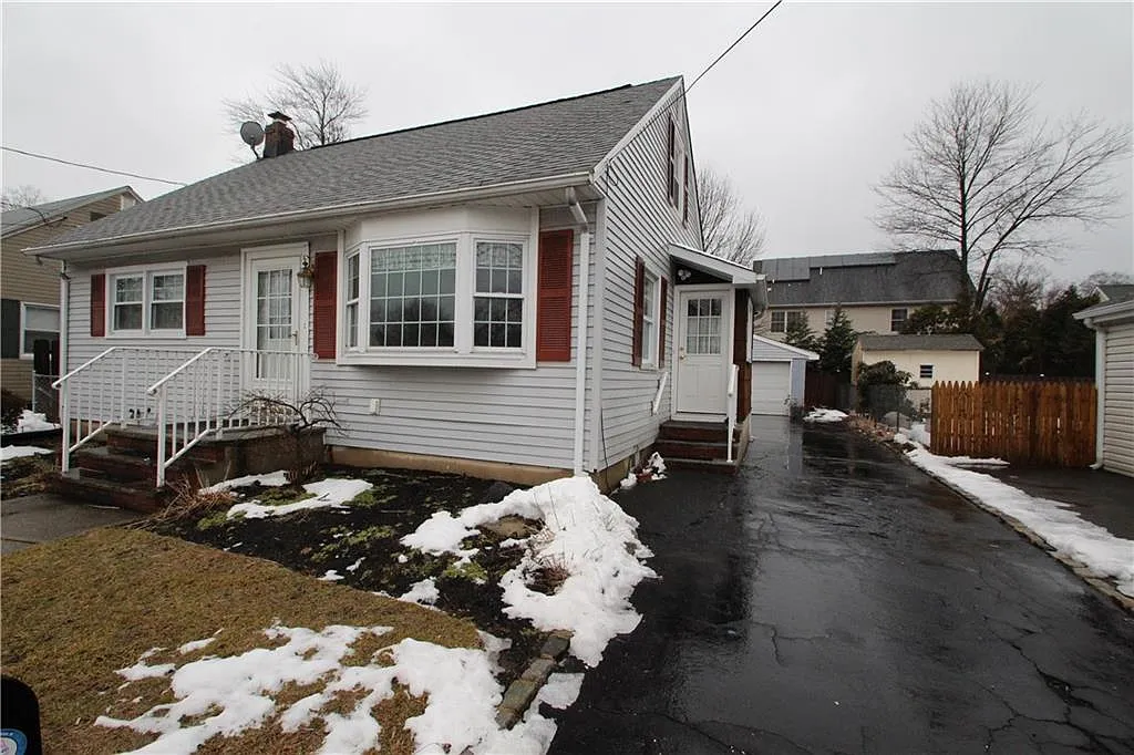 1822 Grant Ave photo 1