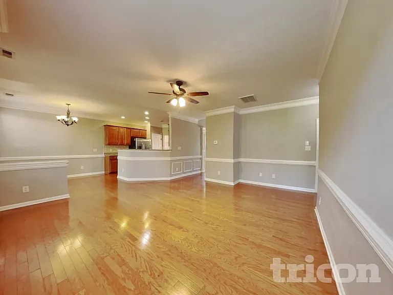 5323 Chandler Oaks Ln — Photo 2
