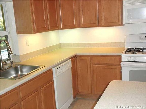 4th image of 18621 SW 93rd Ave