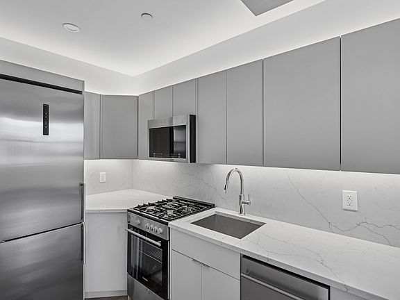 3rd image of 20 Exchange Pl APT 3102