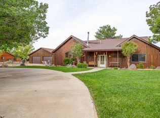 1229 N Mountain View Dr, Dammeron Valley, UT 84783