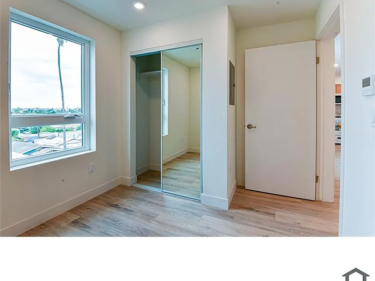 7410 S Avalon Blvd — Photo 6