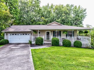 626 Ridge Rd, Caryville, TN 37714