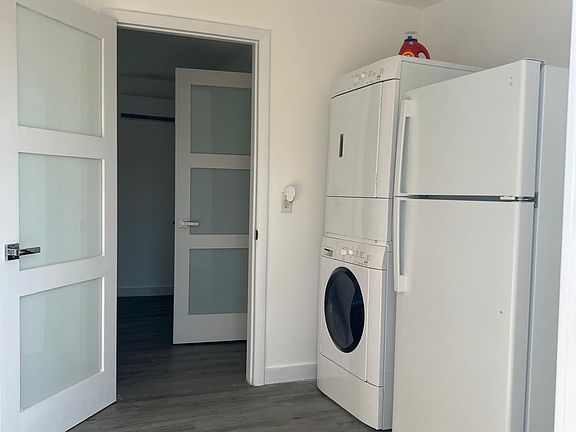 2nd image of 612 S Pine St #612