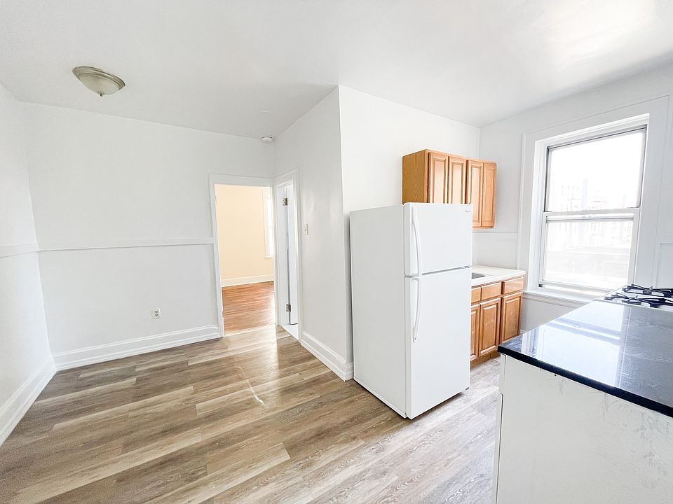 1st image of 21-42 28th St