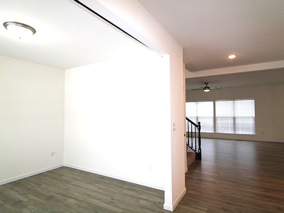 4th image of 130 Prairie Wind Dr