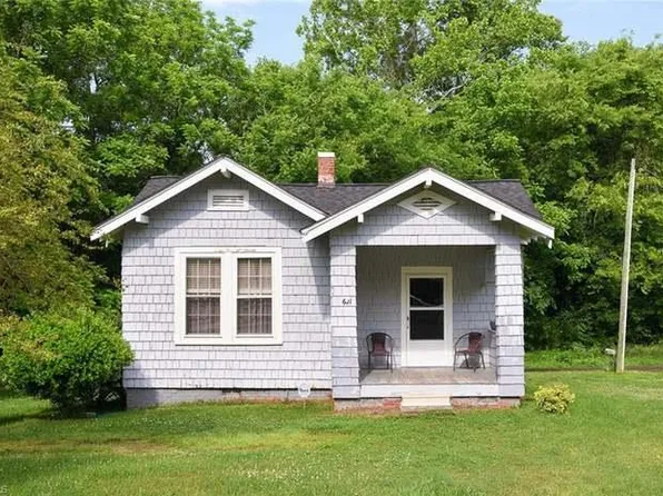 621 Park Cres, Lexington, NC 27295