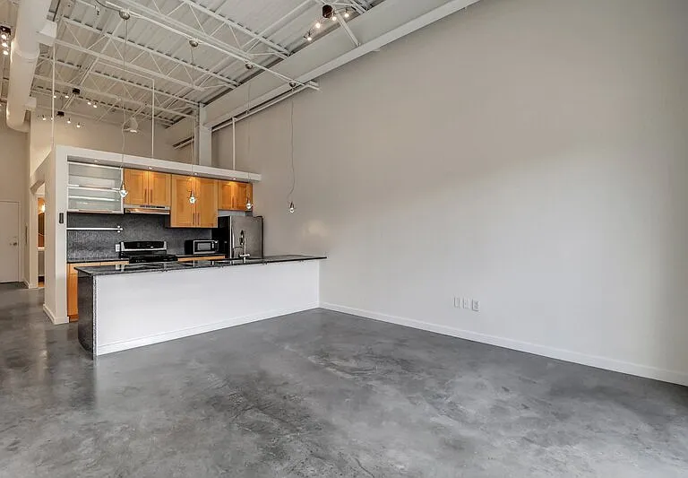 2514 Abercorn St #205 — Photo 15