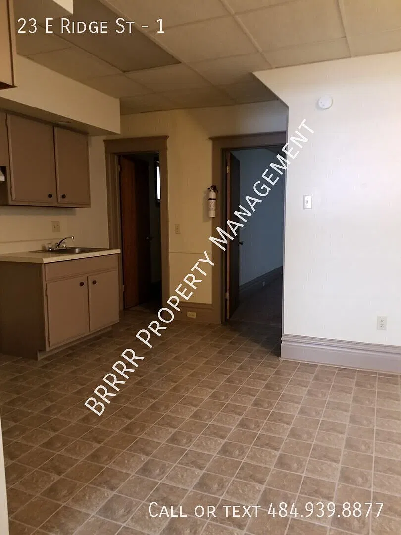 Affordable, 1st floor 1 bedroom apartment — Photo 3