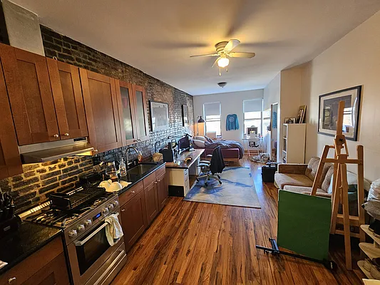 Rented by City Barn Realty Inc | media 1