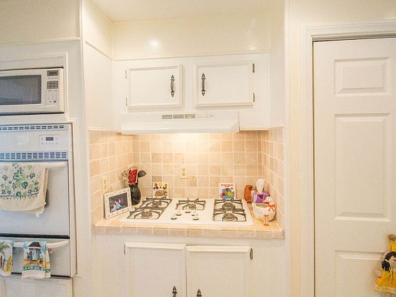 7125 Santa Barbara - Kitchen 2