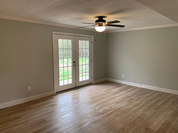Additional living space in the walkout basement.