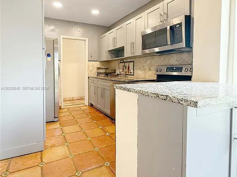 3390 SW 75th Ave — Photo 5