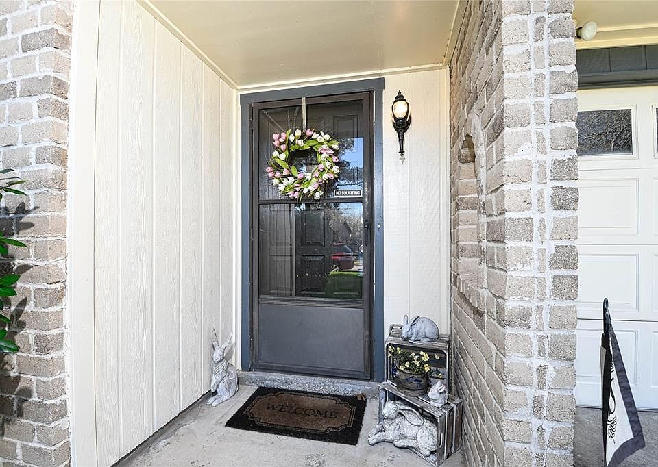 1st image of 18147 Tall Cypress Dr