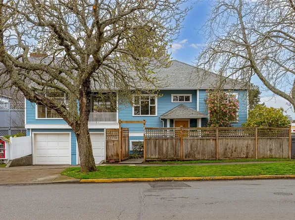 258 Saint Charles St, Victoria, BC V8S 3M7