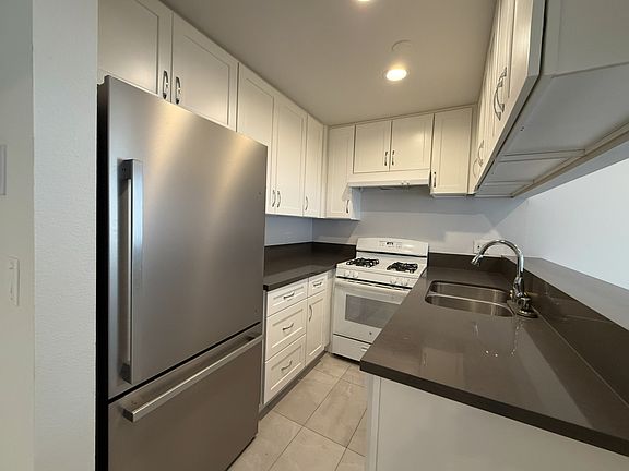 5th image of 520 N Maryland Ave APT 3