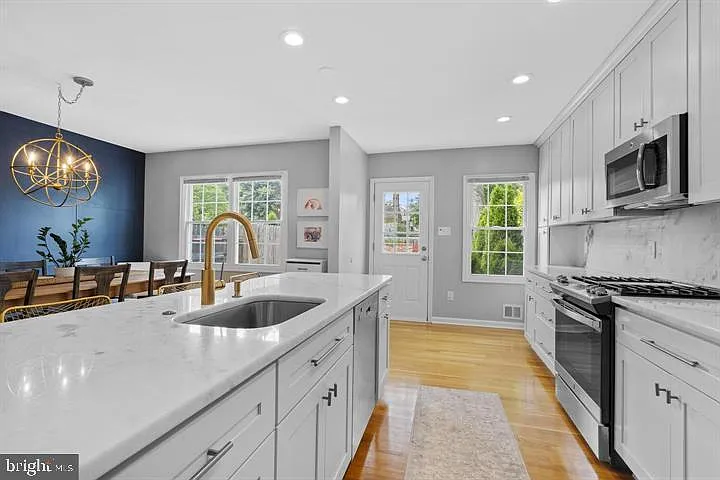 6707 Melrose Dr — Photo 8