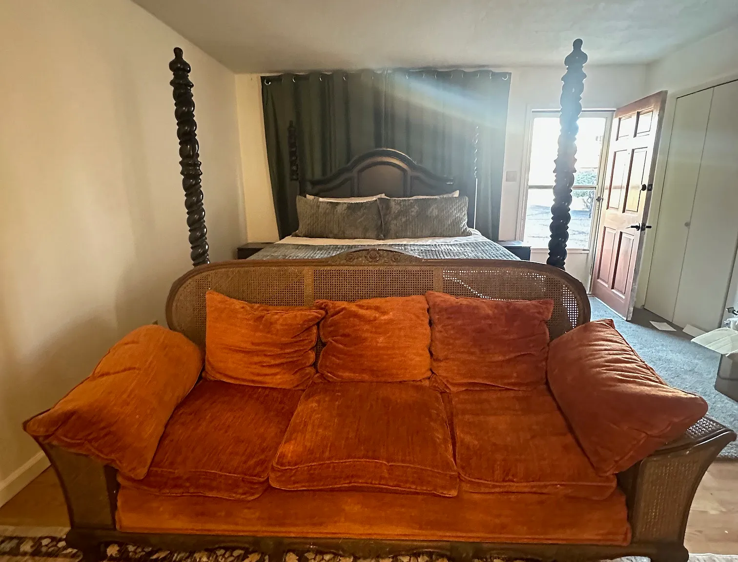 Lakeside Studio Furnished or Unfurnished — Photo 3