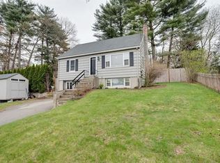 8 Lakeshore Dr, Bellingham, MA 02019