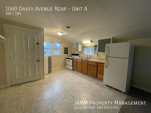 3rd image of 1060 Davey Ave #A