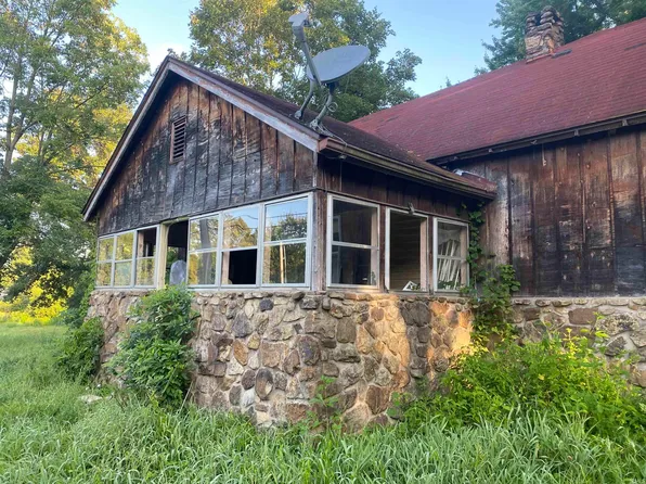 502 N Oak St, Winslow, IN 47598