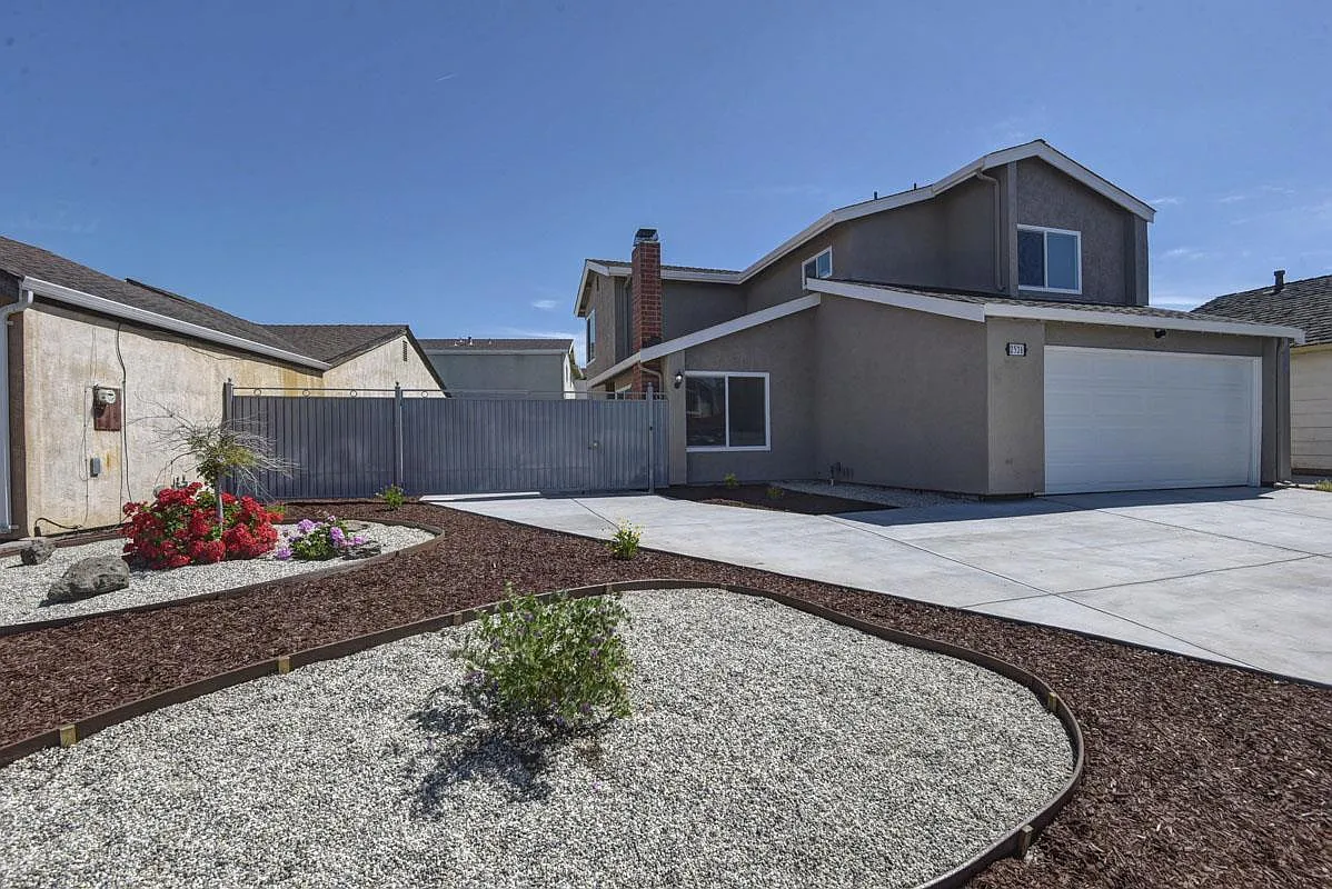 2526 Brahms Ave photo 1