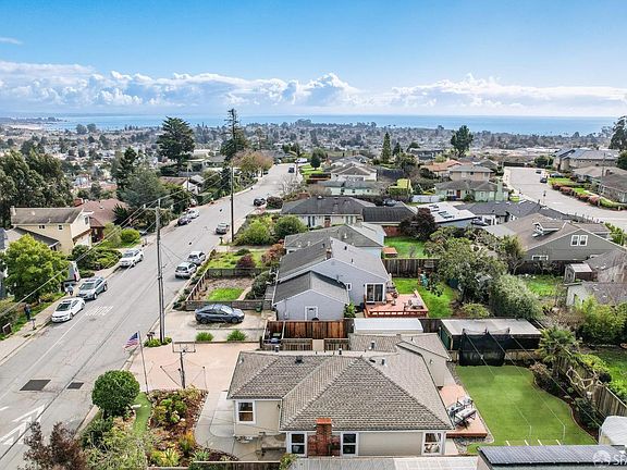 4th image of 321 Alta Vista Dr