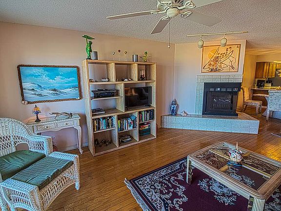 3rd image of 1 10th St APT 102