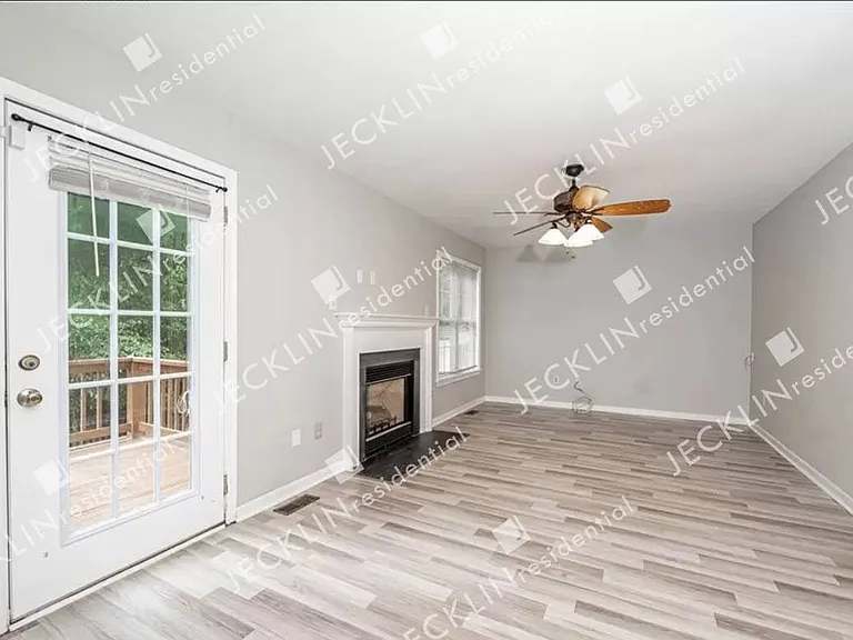 3325 Pemberton Creek Ct — Photo 9