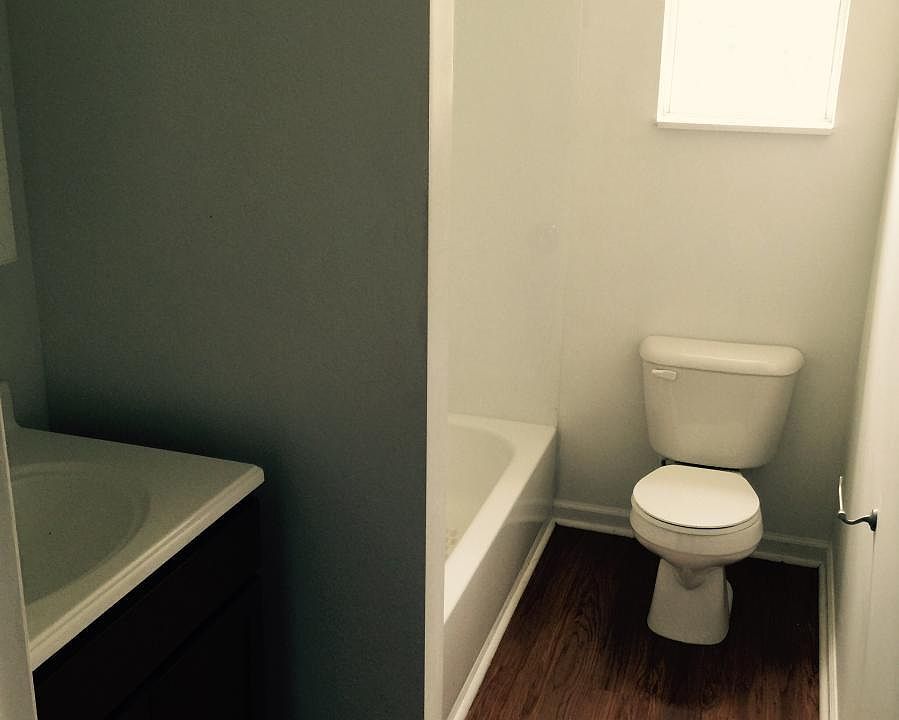 2nd image of 3646 Bates St