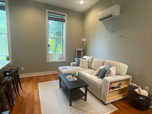 2nd image of 2810 Euclid Ave Unit 1