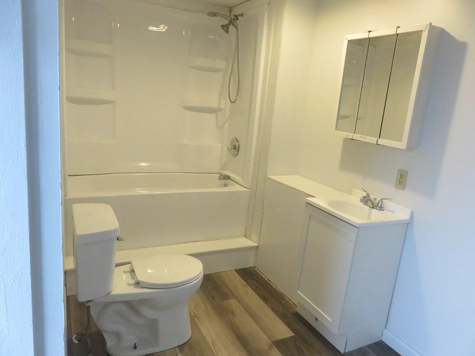 2 bed, 873 sqft, $800 — Photo 1