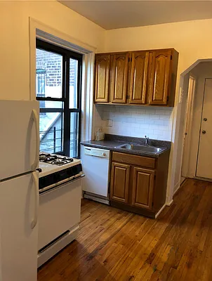 Rented by Keller Williams NYC | media 32