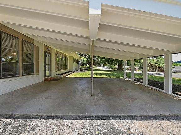 3rd image of 1413 Awhila Dr