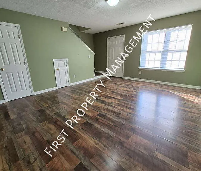 3151 Willow Springs Dr NE — Photo 3