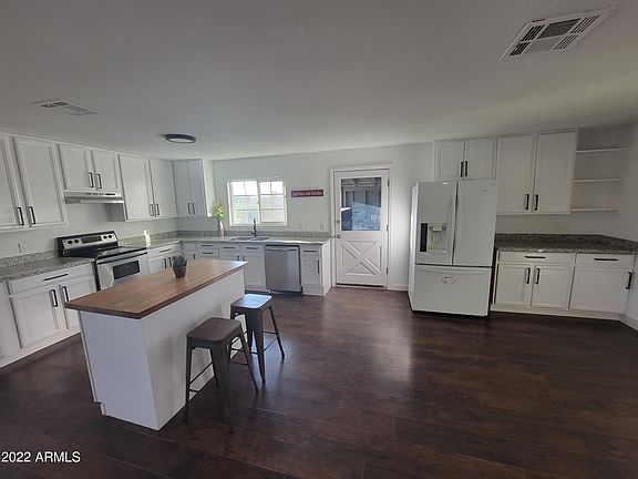 3rd image of 15831 S Chestnut Ln