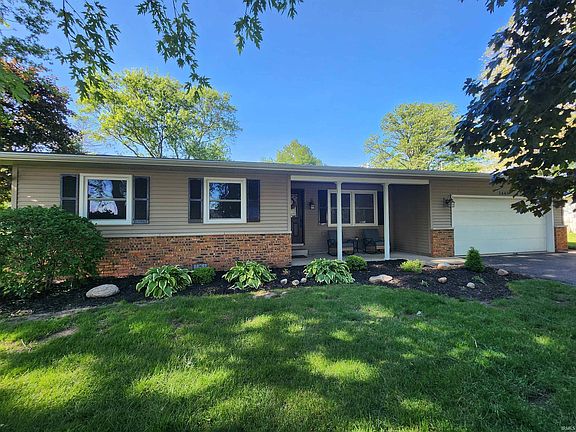 2nd image of 1445 McConnell Dr