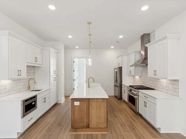 206G N 9th St, Nashville, TN 37206