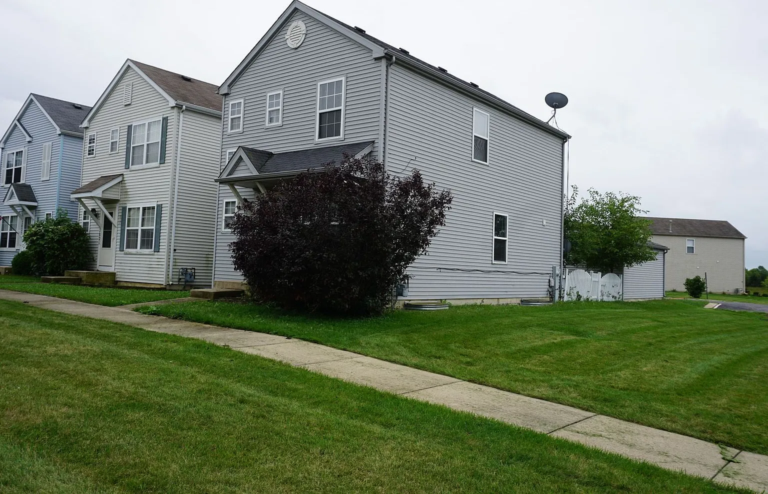 3 bedrooms,1.5 baths, 2 car detached garage and a full basement. — Photo 3