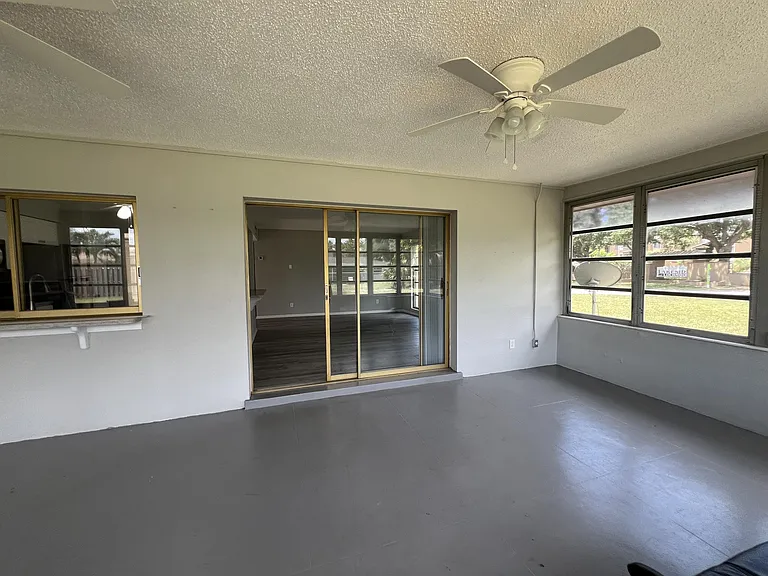 1920 W Lakeview Blvd #1 — Photo 29