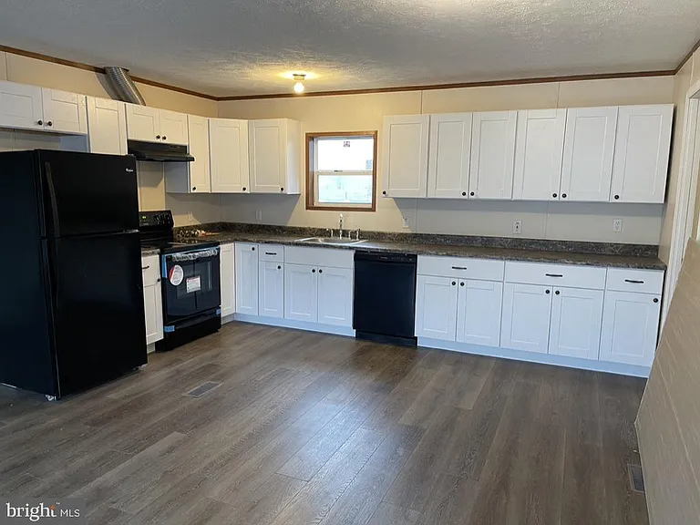 4250 Delta Rd — Photo 2