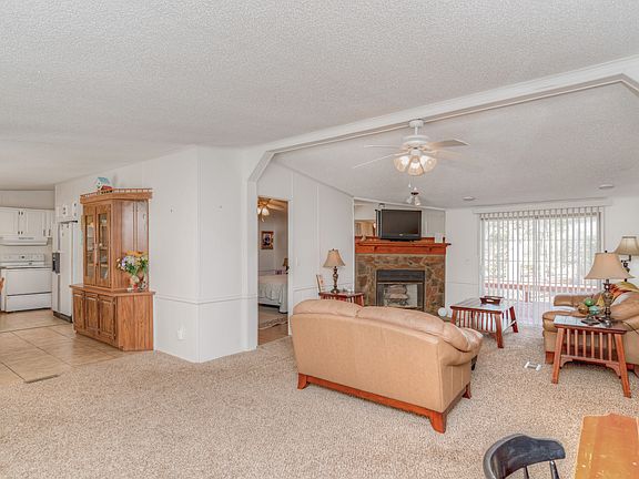 5th image of 120 Sharon Ln