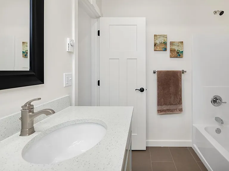 5424 Delridge Way SW #F — Photo 12