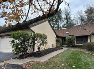 6 Steeplechase Ln, Blue Bell, PA 19422